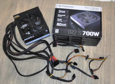 Лот: 16446128. Фото: 1. Блок питания Thermaltake TR2 S... Корпуса, блоки питания