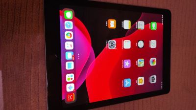 Лот: 16741187. Фото: 1. Apple iPad 2018 32 GB Wi-Fi Space... Планшеты