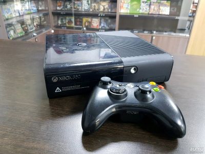 Лот: 15317116. Фото: 1. Xbox 360 E FreeBoot 500 GB Прошитый... Игровые приставки, консоли