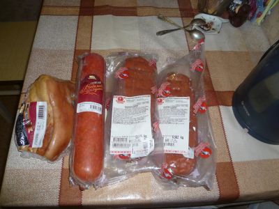 Лот: 11605484. Фото: 1. Сервелат любимый куриный + колбаса... Мясо, птица, яйцо