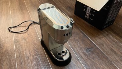 Лот: 20742272. Фото: 1. Кофеварка рожковая DeLonghi EC685... Чайники, кофемашины, кулеры