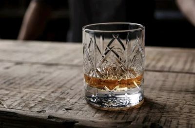Лот: 16103992. Фото: 1. стакан для виски Dewars с толстым... Кружки, стаканы, бокалы