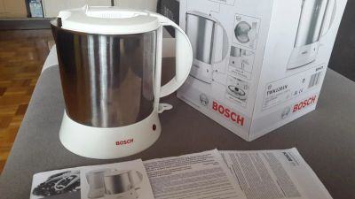 Лот: 11514884. Фото: 1. Электрочайник Bosch TWK1201N 1800W... Чайники, кофемашины, кулеры