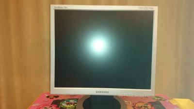 Лот: 5358298. Фото: 1. Samsung SyncMaster 710n. ЖК-мониторы