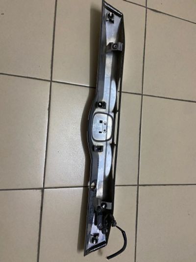 Лот: 19286393. Фото: 1. Накладка пятой двери honda fit... Электрооборудование