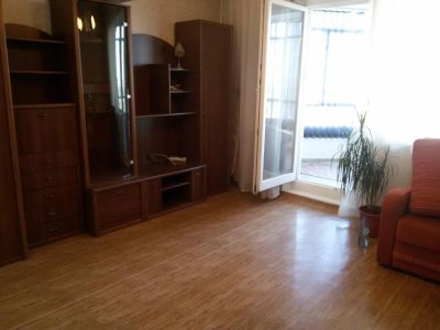 Лот: 10175871. Фото: 1. Посуточно 1-ком квартиру 45кв... Квартиры, гостиницы