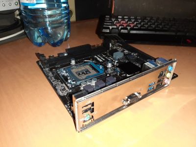 Лот: 16482700. Фото: 1. Материнская плата ASRock H81M-VG4... Материнские платы