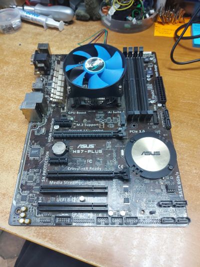 Лот: 25882375. Фото: 1. Материнская плата Asus h97-plus. Материнские платы
