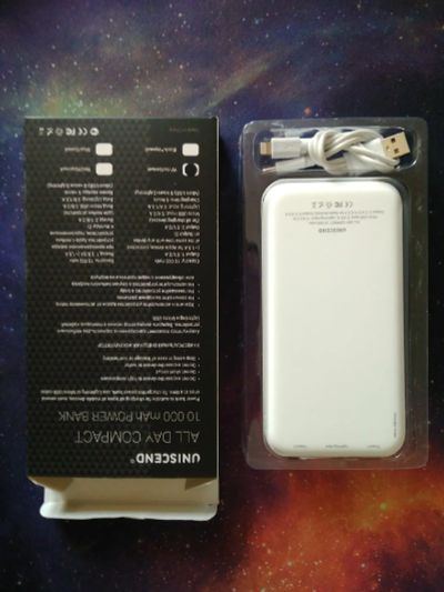 Лот: 15328109. Фото: 1. powerbank 10000 mAH. Внешние, портативные аккумуляторы для смартфонов (Power bank)