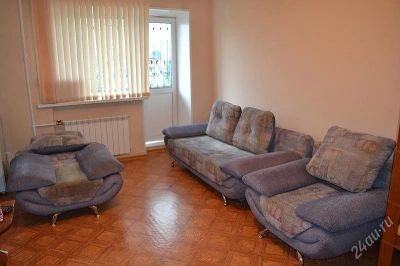 Лот: 2006903. Фото: 1. Диван и два кресла. Кресла, пуфы