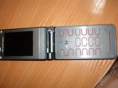 Лот: 663639. Фото: 1. не рабочий Sony Ericsson Z770i. Кнопочные мобильные телефоны
