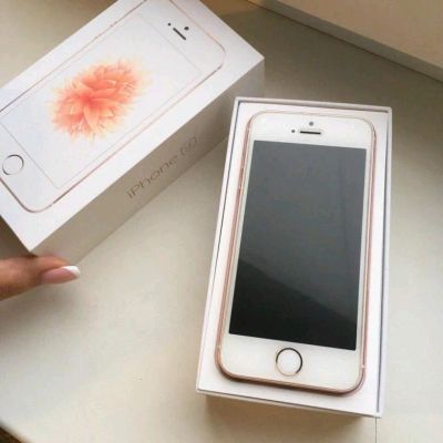 Лот: 11667881. Фото: 1. Iphone SE 32GB Rose Gold. Смартфоны