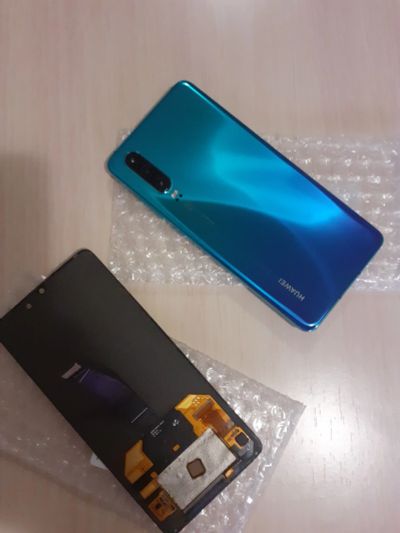 Лот: 16262857. Фото: 1. Huawei p30. Смартфоны