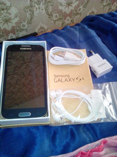 Лот: 4190109. Фото: 1. Samsung Galaxy S4,16 GB. Смартфоны