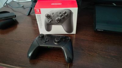 Лот: 20179445. Фото: 1. Nintendo Switch Pro Controller... Аксессуары для игровых приставок, консолей, геймпады