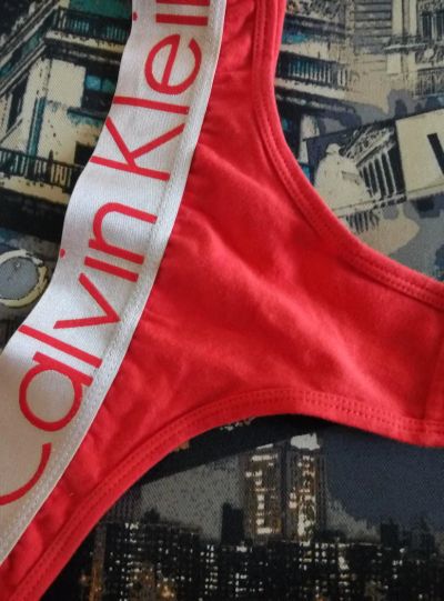 Лот: 7473230. Фото: 1. Стринги Calvin Klein Размер XS. Нижнее бельё