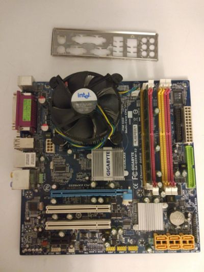 Лот: 12705846. Фото: 1. Материнская плата Gigabyte GA-Q35M-S2... Материнские платы