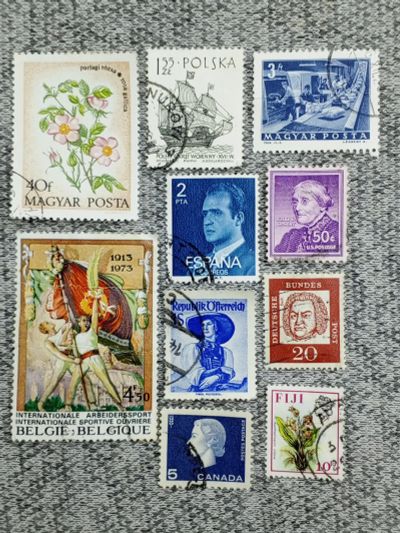Лот: 25845956. Фото: 1. Набор из 10 почтовых марок - Мира. Марки