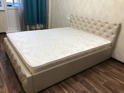 Лот: 11284556. Фото: 1. Кровать с стразами !. Кровати
