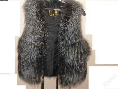 Лот: 1125167. Фото: 1. продам жилетку. Верхняя одежда