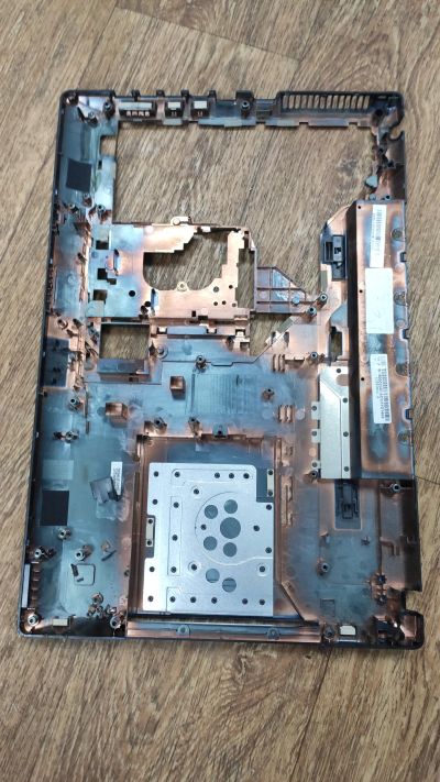 Лот: 19470662. Фото: 1. Днище lenovo g780. Корпуса, блоки питания