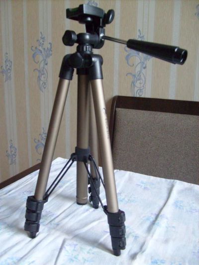 Лот: 3133123. Фото: 1. Штатив (112см) с чехлом. Штативы, держатели