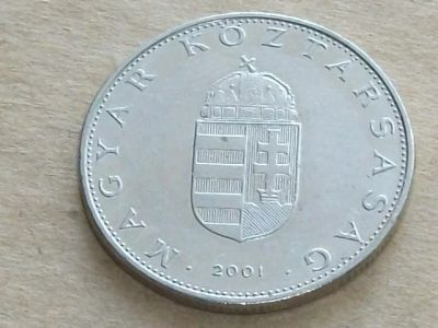 Лот: 8895114. Фото: 1. Монета 10 форинт Венгрия 2001... Европа