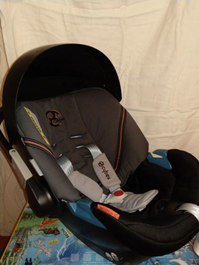 Лот: 17249685. Фото: 1. Автолюлька Cybex Aton c базой... Детские автокресла