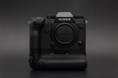 Лот: 15643802. Фото: 1. Fujifilm X-H1 kit с бат.блоком... Цифровые беззеркальные со сменной оптикой
