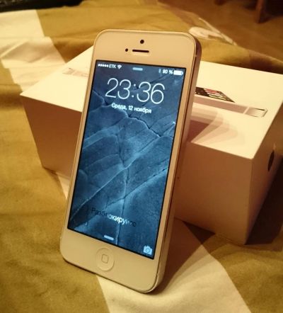 Лот: 4747054. Фото: 1. iPhone 5 16 gb белый оригинал... Смартфоны