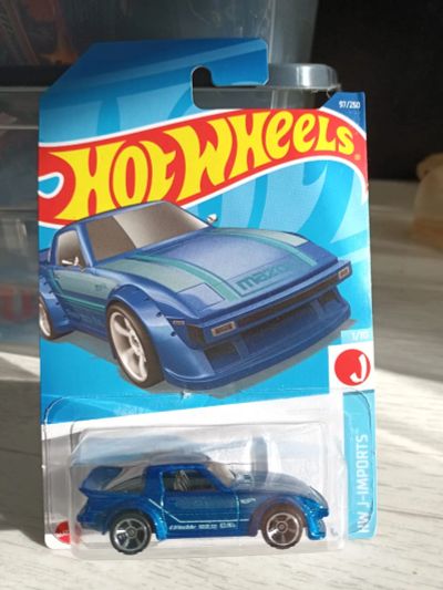 Лот: 18999672. Фото: 1. Hot wheels. Машины и техника