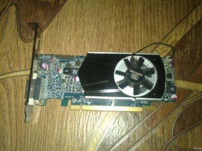 Лот: 17898043. Фото: 1. Sapphire AMD Radeon HD6570. Видеокарты