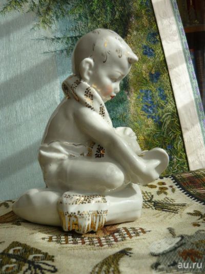 Лот: 14581122. Фото: 1. Статуэтка Мальчик с полотенцем... Фарфор, керамика