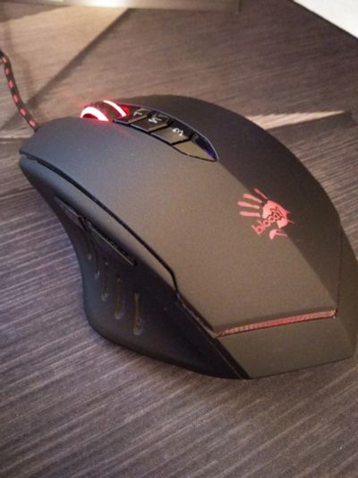 Лот: 12600913. Фото: 1. Игровая мышь A4Tech Bloody V8M. Клавиатуры и мыши