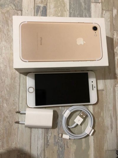 Лот: 11835764. Фото: 1. продам Iphone 7. Смартфоны