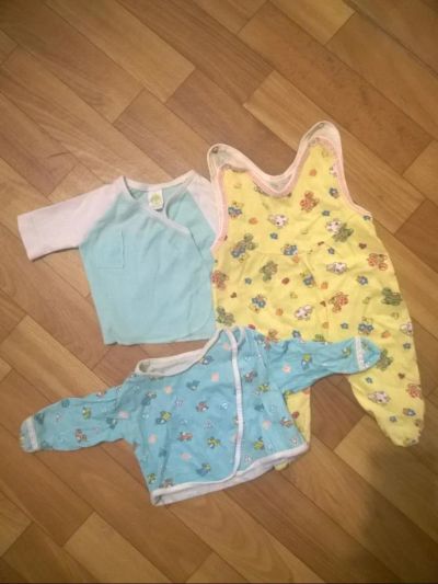 Лот: 9386921. Фото: 1. распашонки и полукомбинезон. Ползунки, распашонки, слипы