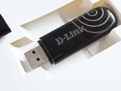 Лот: 24342042. Фото: 1. D-link DWA-140 Беспроводной USB-адаптер... WiFi, Bluetooth адаптеры