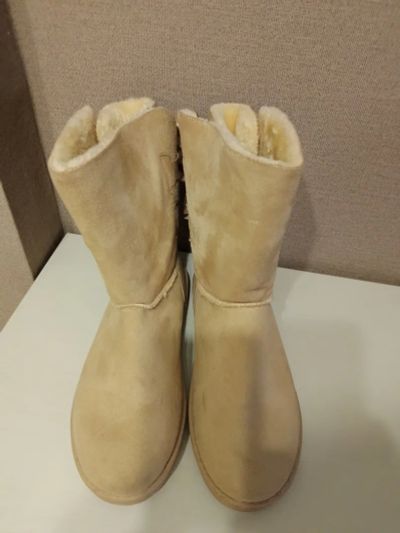 Лот: 24812671. Фото: 1. Угги женские - 41 размер. Угги, унты, валенки