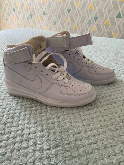 Лот: 16453657. Фото: 1. кроссовки белые nike 36р. Кеды, кроссовки, слипоны