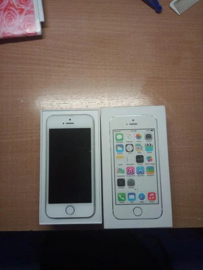 Лот: 8509072. Фото: 1. iPhone 5s 16gb. Смартфоны