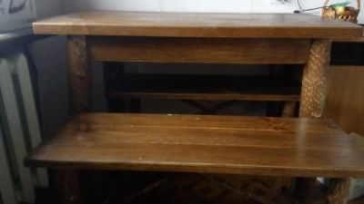 Лот: 8008308. Фото: 1. Стол и две скамьи ручной работы. Столы, стулья, обеденные группы