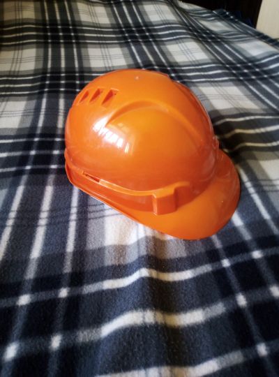 Лот: 15619236. Фото: 1. Каска строительная оранжевая... Очки, каски, защитные приспособления