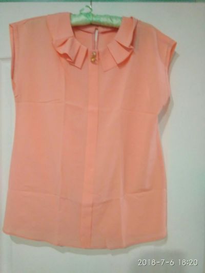 Лот: 11759440. Фото: 1. Женская шифоновая блузка персикового... Блузы, рубашки