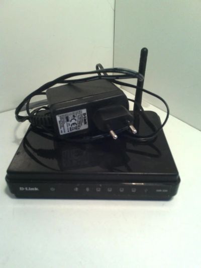 Лот: 6327390. Фото: 1. WiFi Роутер D-link DIR-320. Маршрутизаторы (роутеры)