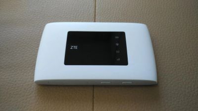 Лот: 7677851. Фото: 1. Мобильный WiFi роутер 3G 4G Работает... Маршрутизаторы (роутеры)