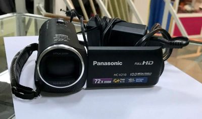 Лот: 10928970. Фото: 1. Видеокамера Panasonic HC-V210... Видеокамеры
