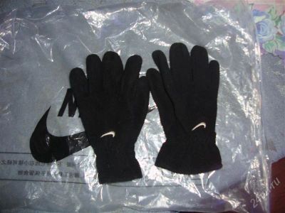 Лот: 1430562. Фото: 1. Перчатки Nike. Перчатки, варежки, митенки