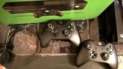 Лот: 5590473. Фото: 1. Xbox One(500g) +2 джостика + 2... Игровые приставки, консоли
