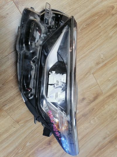 Лот: 24871438. Фото: 1. Фара toyota auris 2 поколение... Оптика и освещение