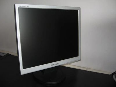 Лот: 8846464. Фото: 1. Монитор Samsung SyncMaster 720N. ЖК-мониторы